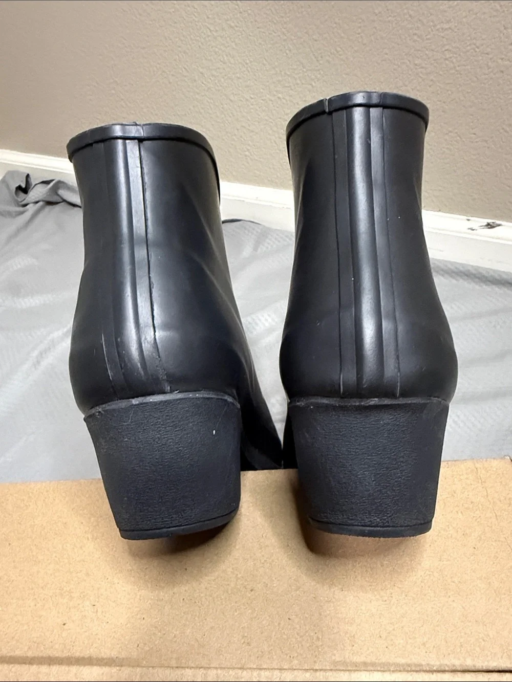 Nomad Women's Black Wrangler Cowboy Ankle Rubber Rain Boots Sz 10, Like New